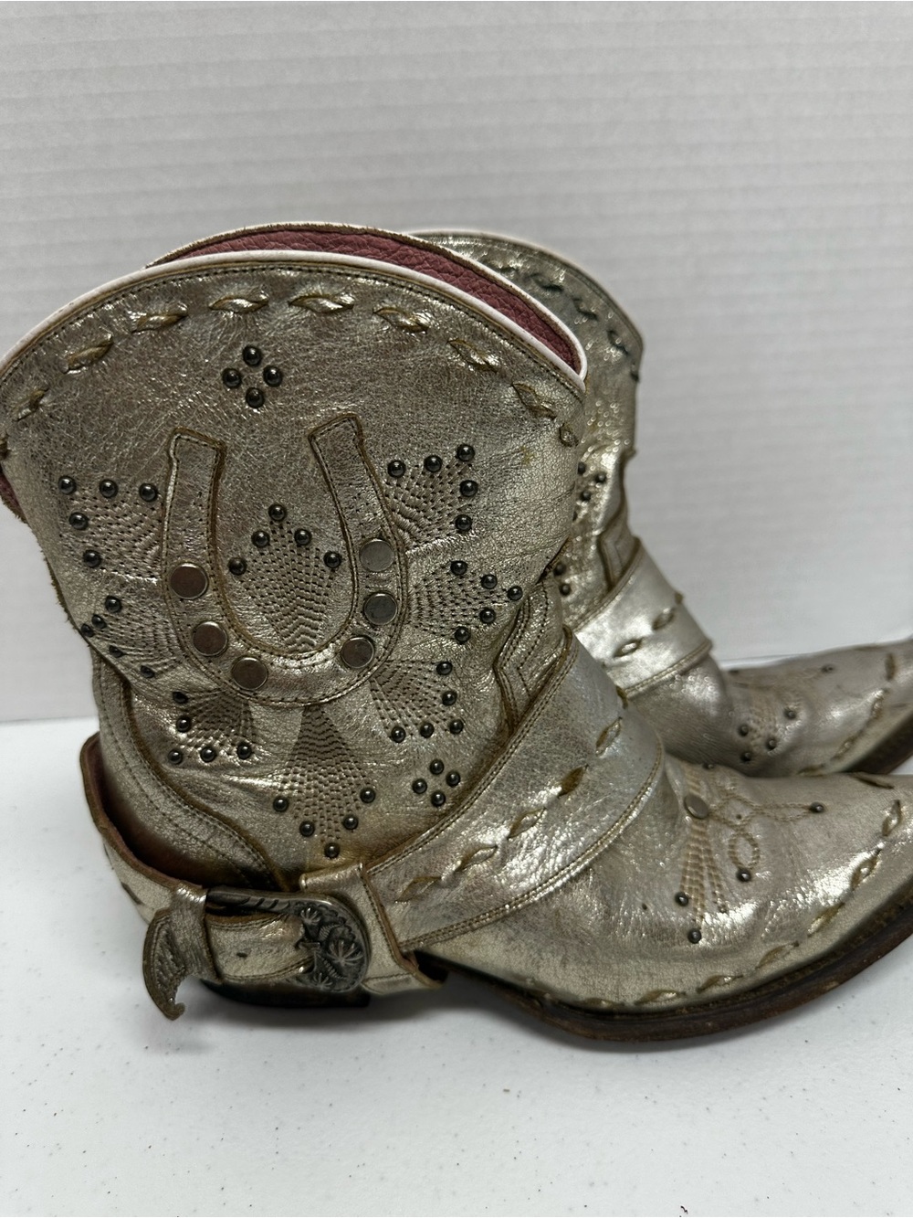 Junk Gypsy by Lane Gold Metallic Leather Western Boots Horseshoe Studs Size 7 - Picture 11 of 12